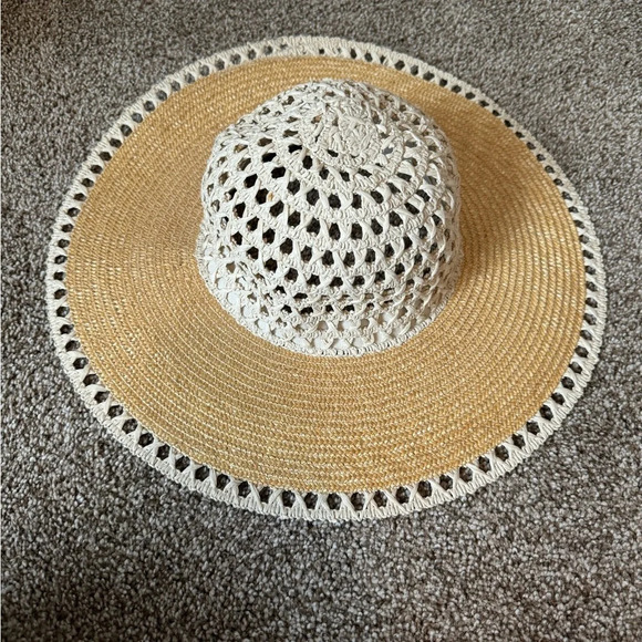 Jennifer Moore 100% Straw Floppy Woven Hat Contrasting White Made in Italy - Picture 1 of 7